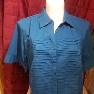 Zach and Rachael indigo blue top. Size 3X. 68% cotton. 27% polyester 5% spandex.